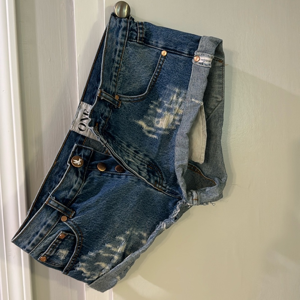 One Teaspoon denim shorts size 29
